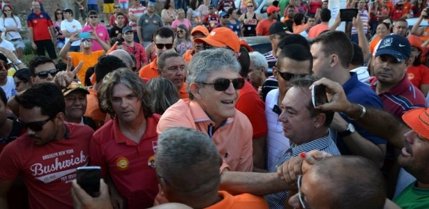 Ricardo Coutinho (PSB) superou adversário tucano e foi reeleito governador da Paraíba