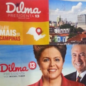 Panfletos da então candidata Dilma Rousseff (PT) que foram distribuídos pelos Correios em Minas Gerais