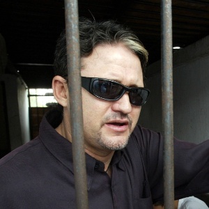 Foto de junho de 2004 registra o brasileiro Marco Archer Cardoso Moreira preso em cela na Indonésia