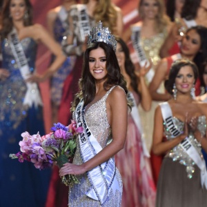 A colombiana Paulina Vega superou outras 87 candidatas na final do concurso e foi eleita a mulher mais bonita do mundo
