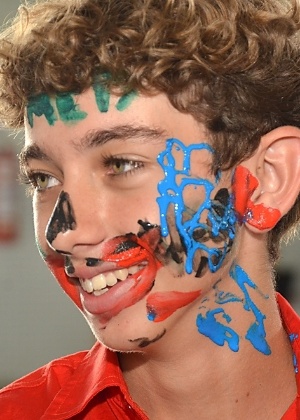 José Victor, 14, fez matrícula em medicina na manhã deste sábado (31)