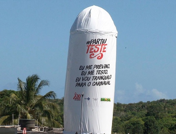 Campanha de combate à transmissão do vírus HIV no aeroporto de Salvador