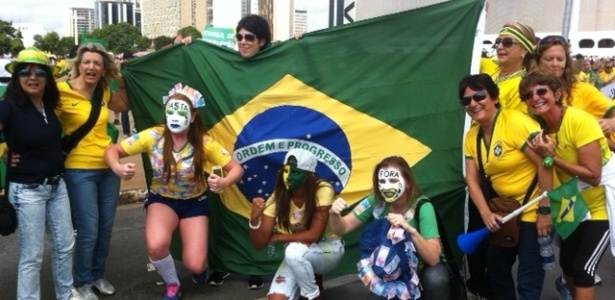 Edgard Matsuki/UOL Grupo sai de Caxias do Sul para protestar contra Dilma em Brasília - Edgard Matsuki/UOL