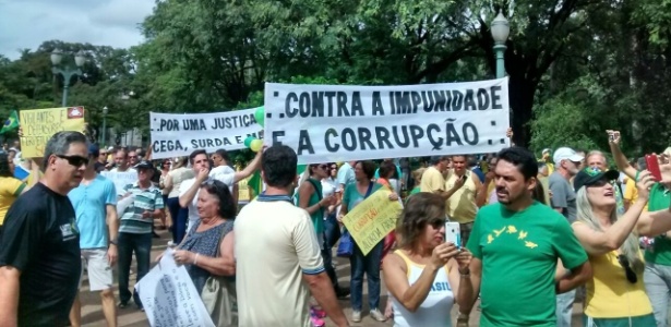 Wil Lima/UOL Vinte mil pessoas lotam praça em Belo Horizonte - Wil Lima/UOL