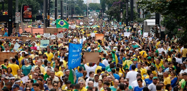 Junior Lago/UOL PM diz que avenida Paulista conta com 580 mil pessoas - Junior Lago/UOL