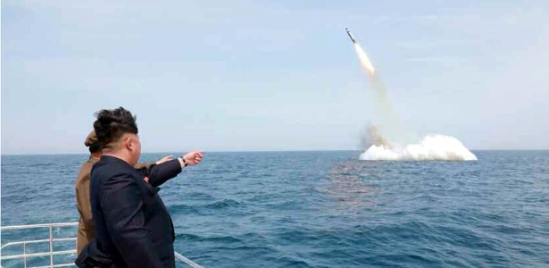 Kim teria dito que o míssil "se elevou rumo ao céu a partir das profundezas do oceano"