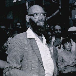  Em foto de 1985, o rabino  Moshe Levinger, fundador do movimento que iniciou os assentamentos de colonos judeus na Cisjordânia na década de 70, que morreu neste sábado aos 80 anos
