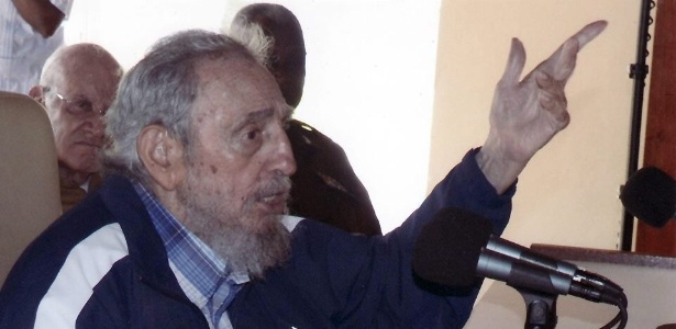 O ex-presidente de Cuba Fidel Castro reapareceu em público na quinta-feira (9)