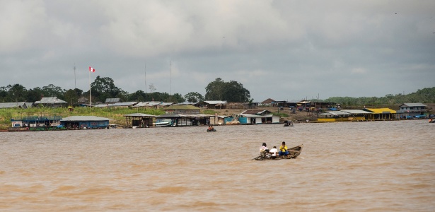 Vila de Santa Rosa, no Peru: a travessia de barco a motor desde Tabatinga (AM) leva pouco mais de quatro minutos