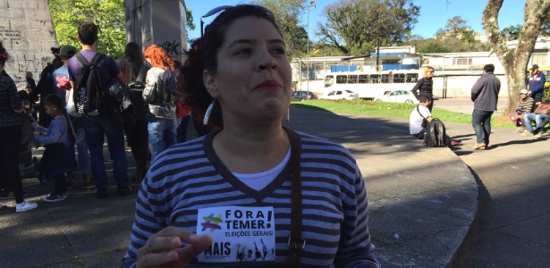 "Não é 'Volta, Dilma'", diz manifestante em Curitiba - Rafael Moro/UOL