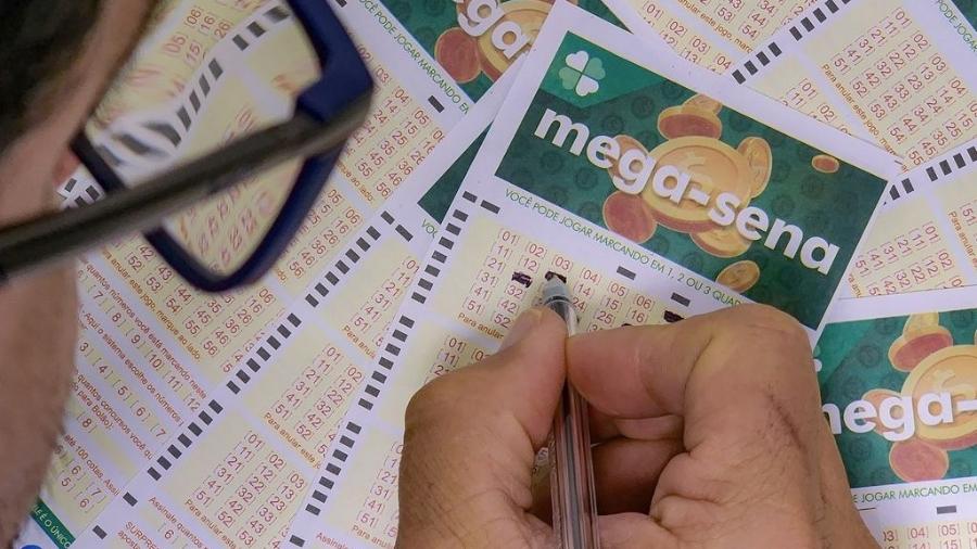 Mega-Sena acumula e prêmio vai para R$ 18 milhões