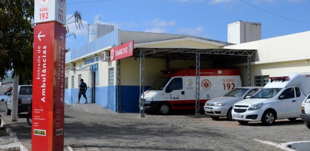 Em Ingazeira (PE), ambulância está parada há 21 meses ao lado da unidade de saúde sem poder realizar atendimento 