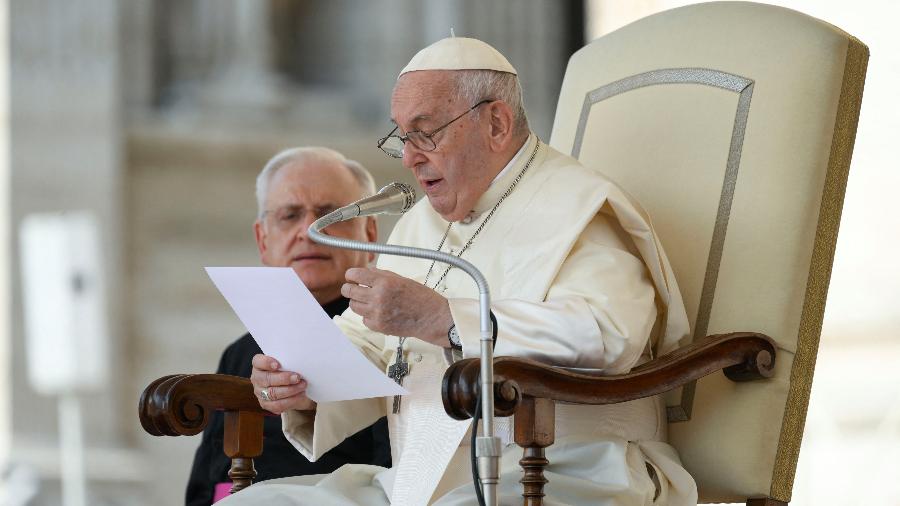 Papa Francisco faz apelo pela paz entre Israel e Hamas: Cessem o