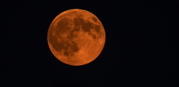 Foto de Super Lua que ocorreu em 29 de agosto de 2015