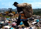 A 15 km do Planalto, a vida no maior lixão ativo da América Latina - Paula Fróes/BBC