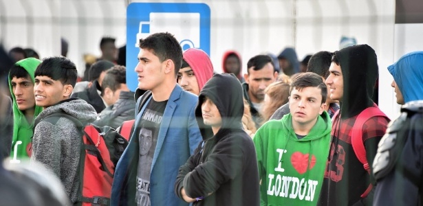 Governo calcula que 1.500 menores estão em Calais desacompanhados