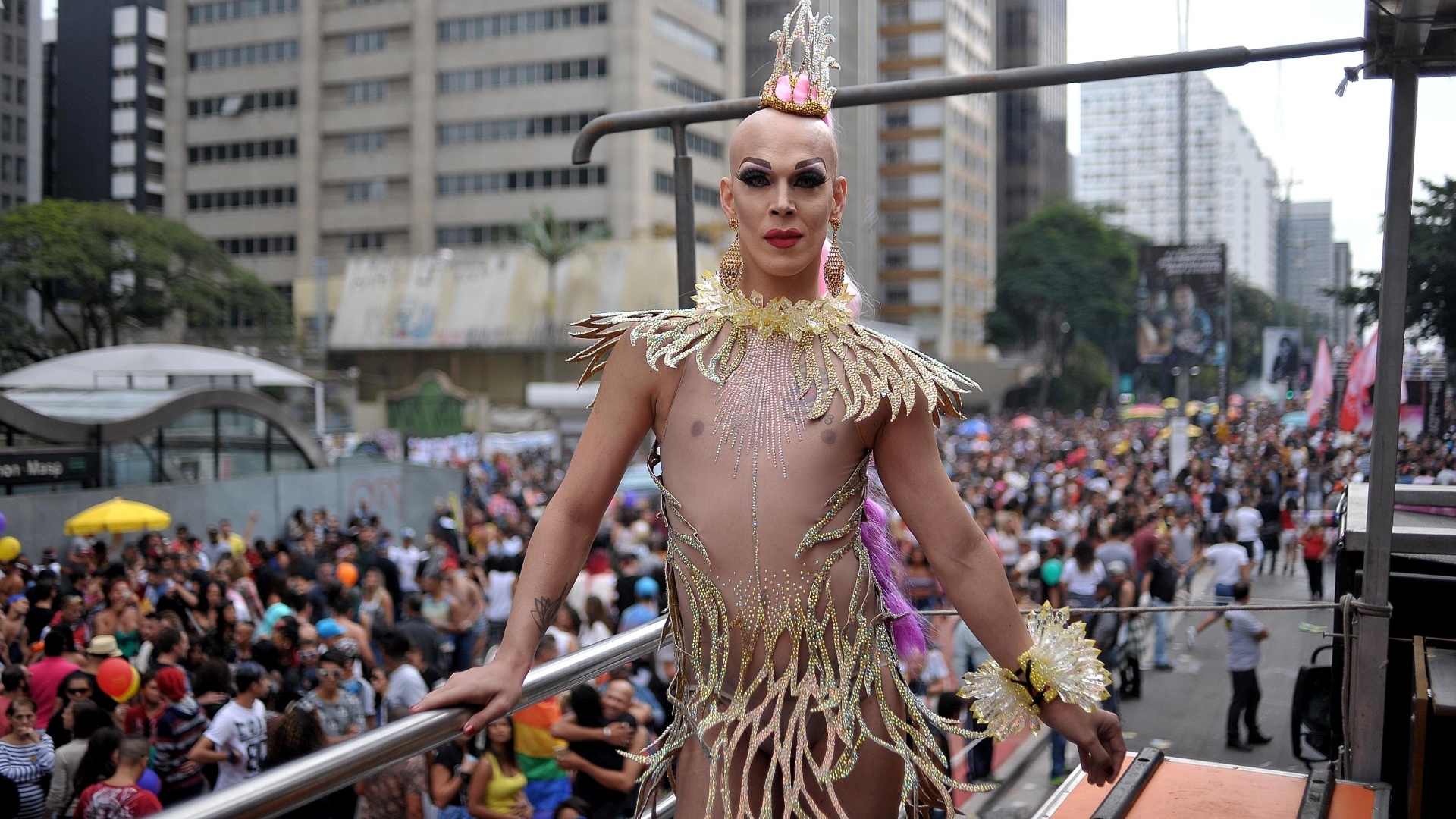 Veja Fotos Das Paradas Gay Pelo Mundo BOL Fotos BOL Fotos