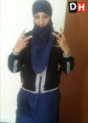 [Image: hasna-aitboulahcen-1447977813192_300x420.jpg]