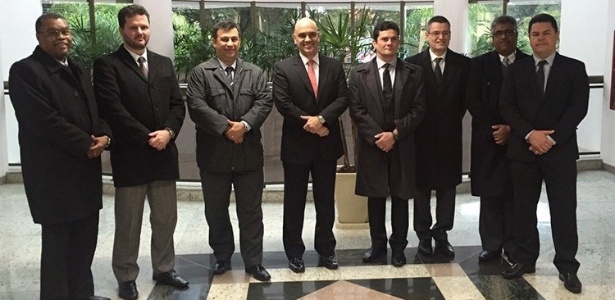 Em junho, Alexandre de Moraes (centro) se encontrou com Sergio Moro (à esq. dele)