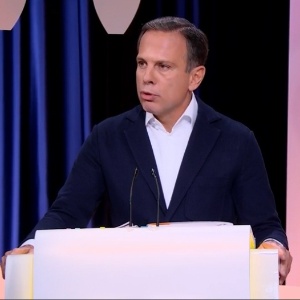 João Doria (PSDB) participa de debate realizado por UOL, Folha e SBT