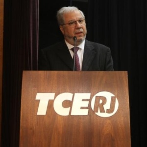 O presidente do TCE-RJ, Jonas Lopes, foi levado para depor na sede da PF