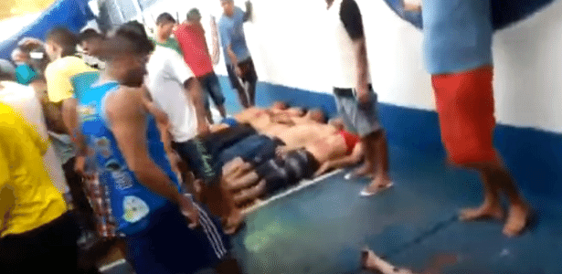 Corpos de presos durante rebelião no Complexo Penitenciário, em Manaus