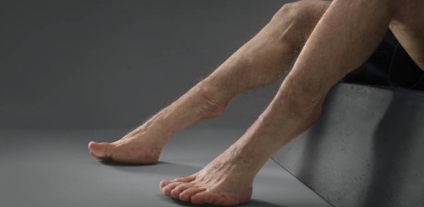 Nata de enguias masculinas a pessoa