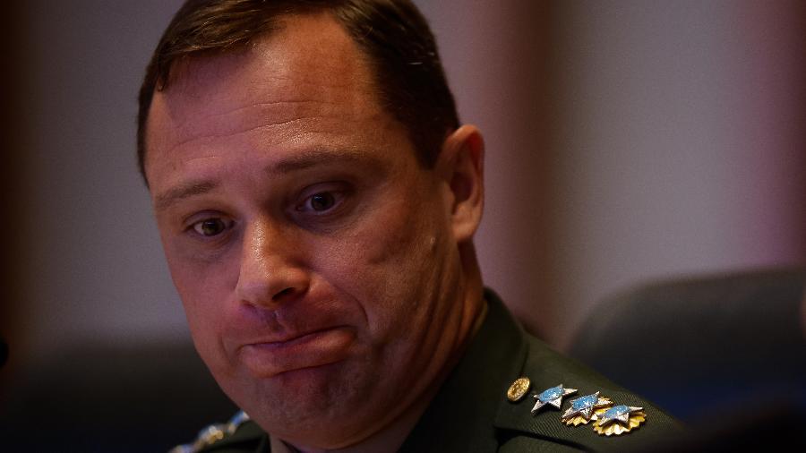 O tenente-coronel do Exército, Mauro Cid, ex-ajudante de ordens de Bolsonaro depõe na CPI do 8 de Janeiro 