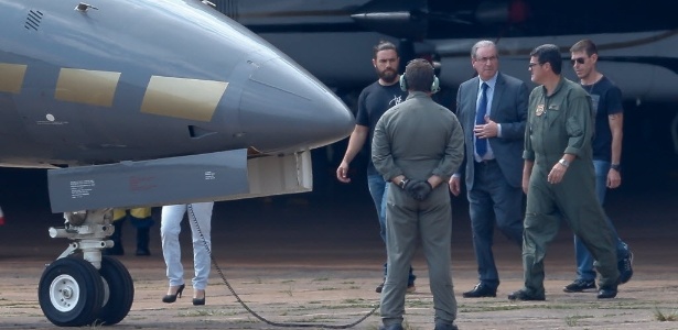 Eduardo Cunha embarca para Curitiba