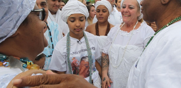 Adeptos do candomblé fazem ato contra a intolerância religiosa no Rio de Janeiro em junho do ano passado