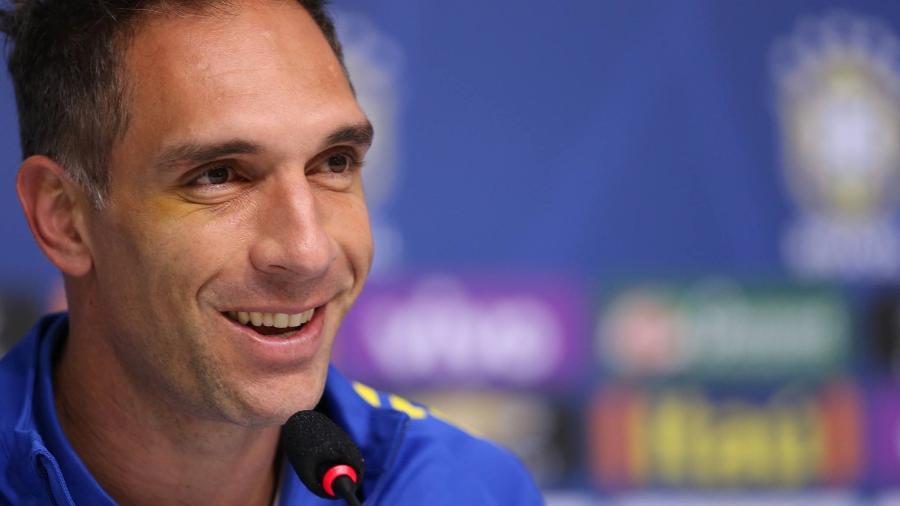 Exame descarta lesão, mas Prass será poupado de amistoso da seleção