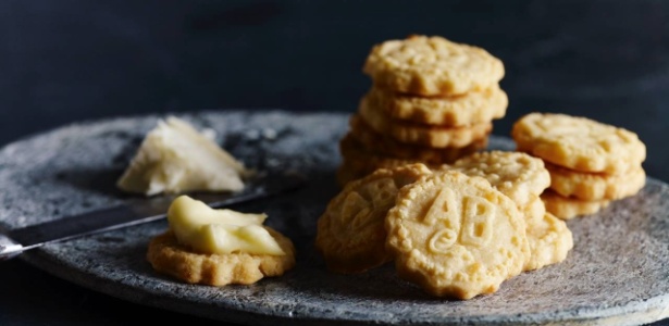 biscoitos-de-queijo-cheddar-e-maconha-da