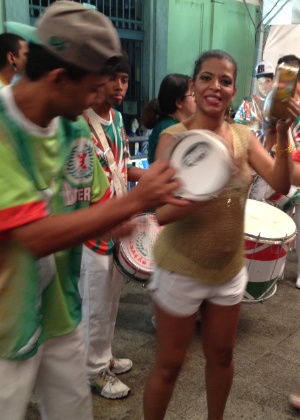 Rosemeire Rocha, Rainha de Bateria da X-9 Paulistana, durante apresentação da escola na festa de 80 anos do Mercado Municipal de São Paulo (24/1/2013)