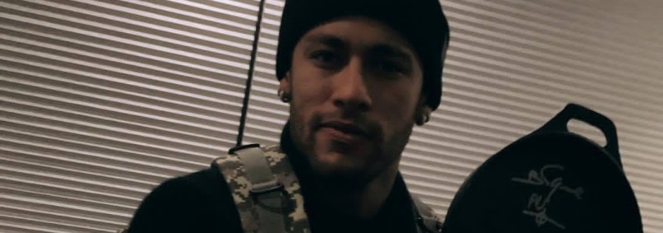 Neymar ganha frigideira autografada do diretor de PUBG