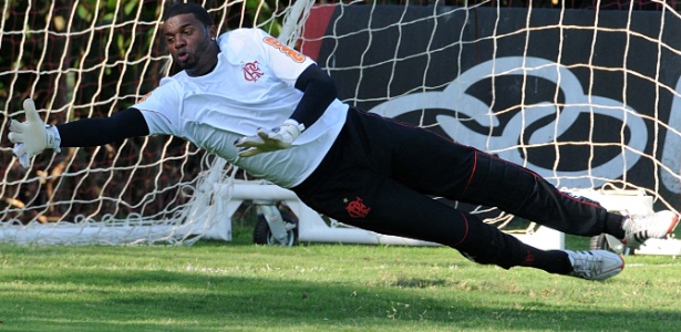 Jogadores do Fla exaltam fase sem badalação e buscam repetir título invicto de 2011