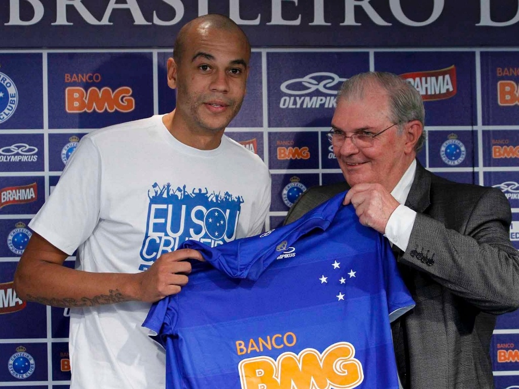 Ex-Cruzeiro e Boa Esporte, zagueiro Alex Silva é detido por dirigir embriagado em São Paulo