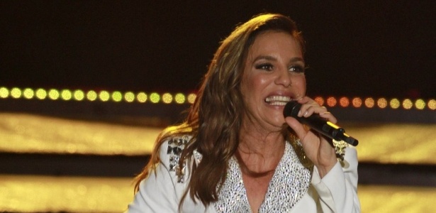 http://imguol.com/2012/07/01/com-mesma-roupa-do-dia-anterior-ivete-sangalo-se-apresenta-no-art-music-festival-no-recife-a-atracao-principal-da-noite-e-a-cantora-jennifer-lopez-que-faz-ultimo-show-no-brasil-1712-1341192315288_615x300.jpg