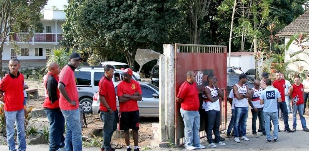 Organizada do Fla nega ter invadido CT; Caetano mantém posição