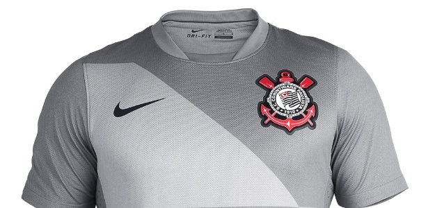 Acordo com a Nike gera R$ 300 milhões ao Corinthians em 10 anos e é inferior ao do Fla