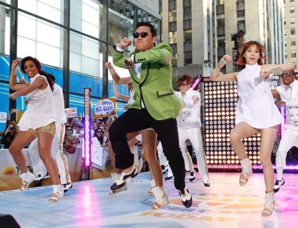 Psy faz show no programa "Today", da NBC, e canta o hit "Gangnam Style"