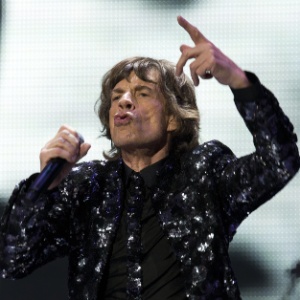8.dez.2012 - Mick Jagger, dos Rolling Stones, se apresenta no Barclays Center, em Nova York