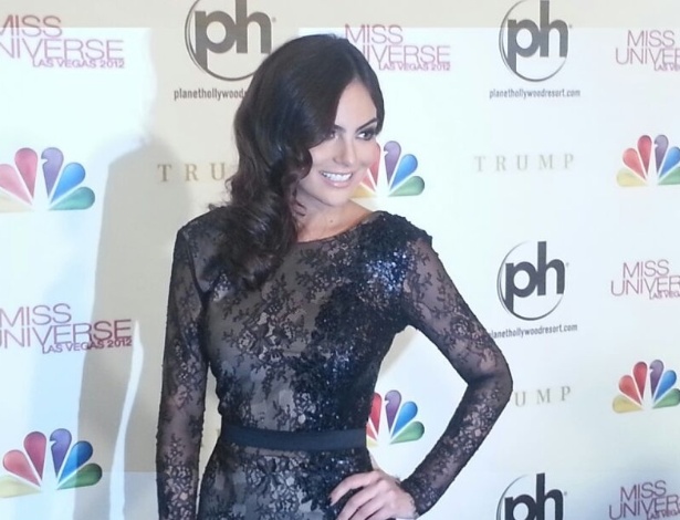 19dez2012---a-miss-universo-2012-a-mexicana-ximena-navarrete-chega-ao-tapete-vermelho-do-miss-universo-2012-em-las-vegas-ela-sera-uma-das-juradas-do-concurso-1355962667528_615x470.jpg