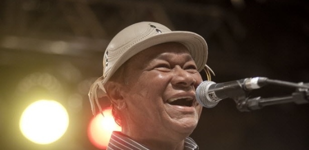 O cantor Dominguinhos durante apresentação na Virada Cultural 2011, no palco Barão de Limeira, centro da cidade