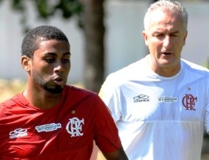 Acima do peso, Muralha desrespeita funcionário do Atlético-GO e retorna ao Flamengo