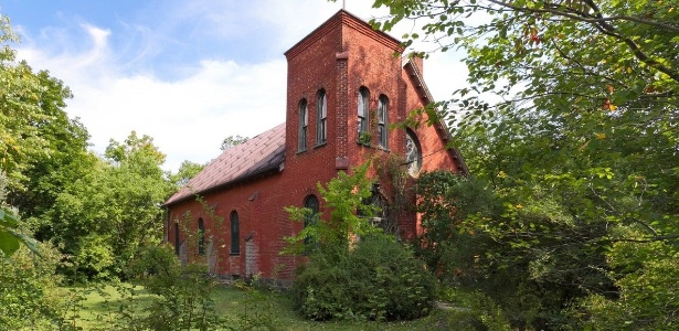 Igreja na cidade de Farnham é posta à venda após servir de estúdio para dois álbuns do Arcade Fire