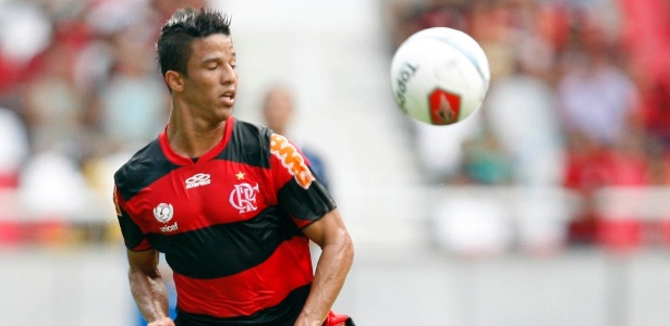 Nixon celebra noite de herói e vê Fla fortalecido para clássico com Vasco