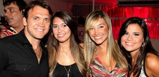 Carnaval do Fla tem ausência de jogadores e dirigentes, furo de atriz global e ex-craques