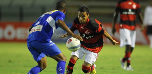 Xodó do Fla, Rafinha reclama de pancadas e Dorival repete conselhos dados a Neymar