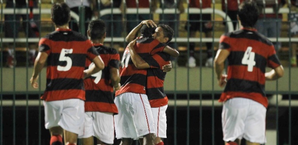 Flamengo projeta Carlos Eduardo próximo de 100% em clássico com Botafogo