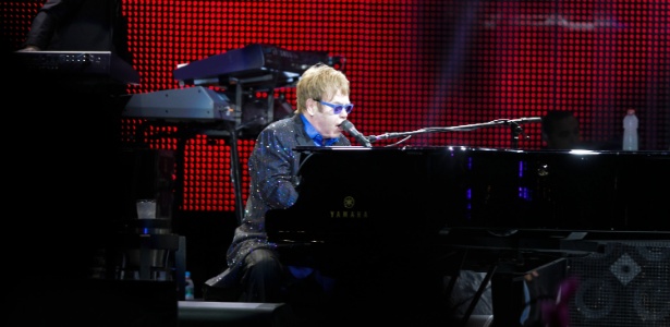 Elton John apresentou o show da turnê "40th anniversary of the Rocket Man" no Jockey Club, em São Paulo. O cantor passará ainda por Porto Alegre, Brasília e Belo Horizonte